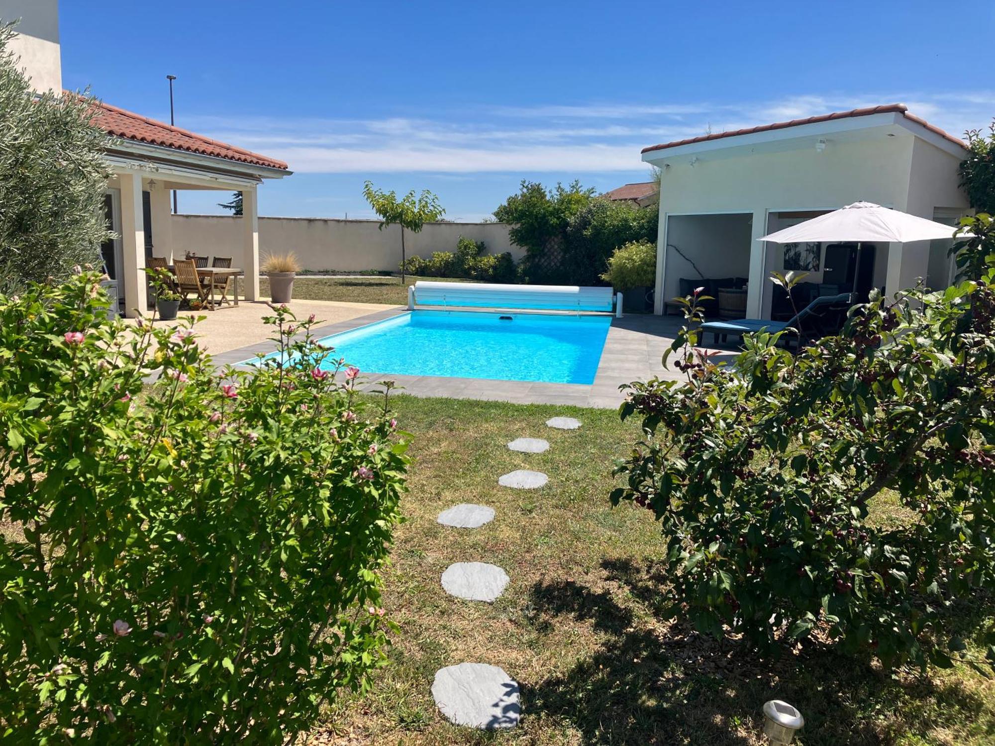 Gite Bambou Avec Piscine Saint-Andeol-le-Chateau Exteriör bild